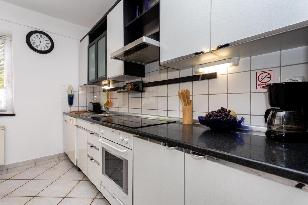 Apartman Maris Apartment Vrbnik Luaran gambar